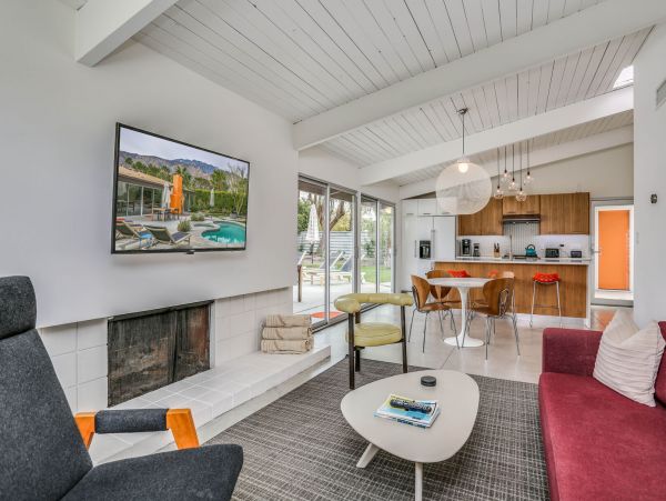 Palm Springs Home 991394