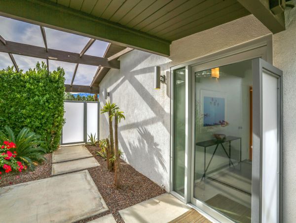 Palm Springs Home 991394