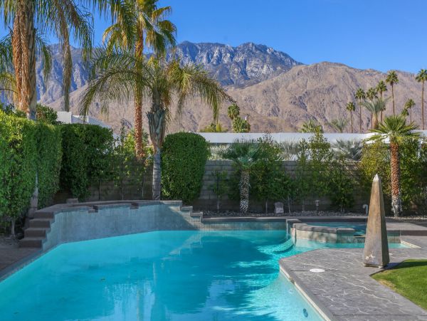 Palm Springs Lovely Home Away From Home