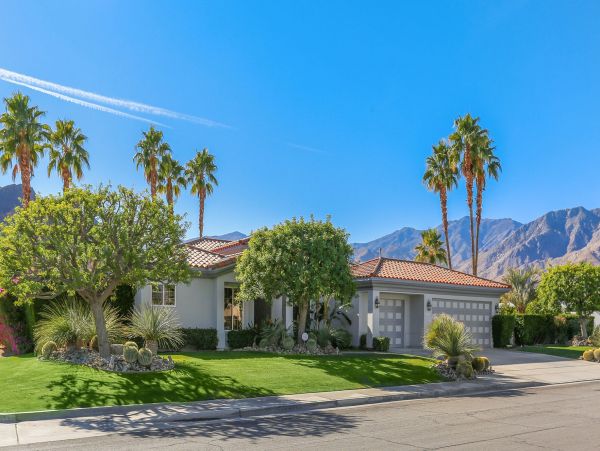 Palm Springs Lovely Home Away From Home