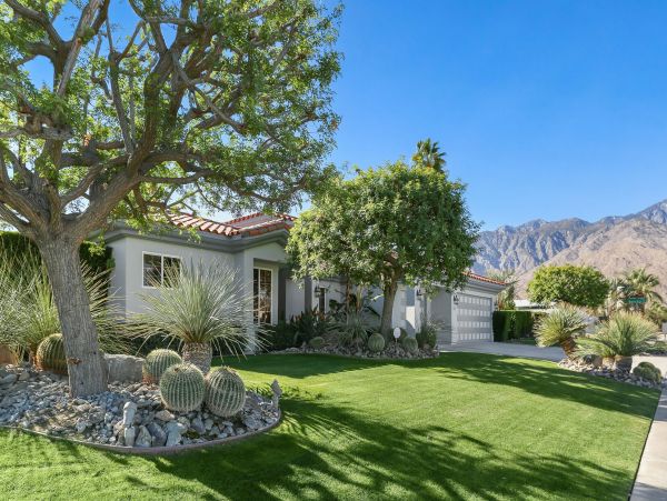 Palm Springs Lovely Home Away From Home