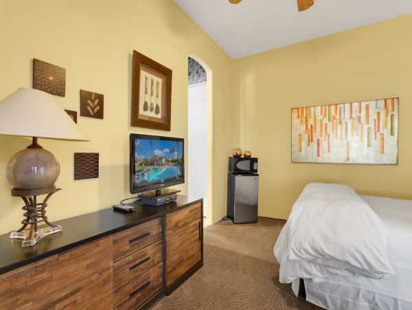 Palm Springs Lovely Home Away From Home