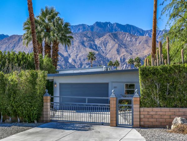 Palm Springs Home 991400
