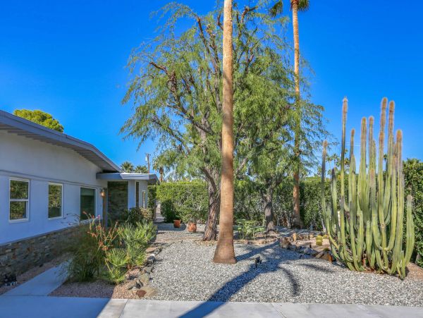 Palm Springs Home 991400
