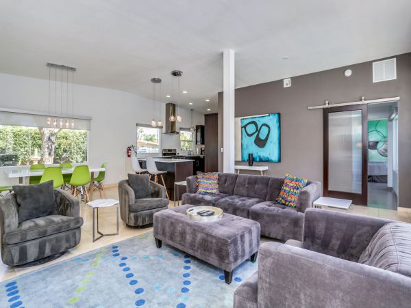 Palm Springs Home 991400