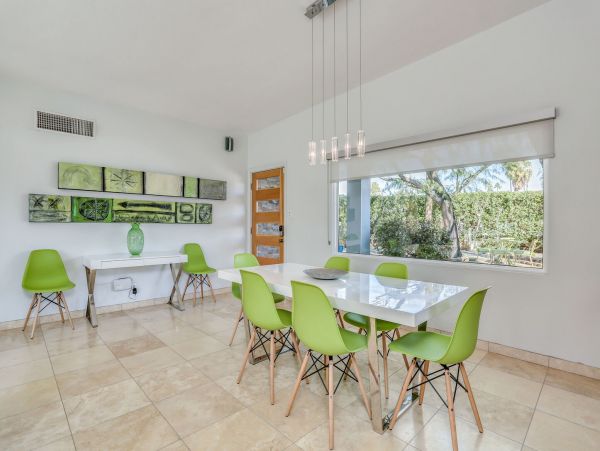 Palm Springs Home 991400