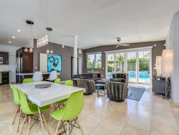 Palm Springs Home 991400