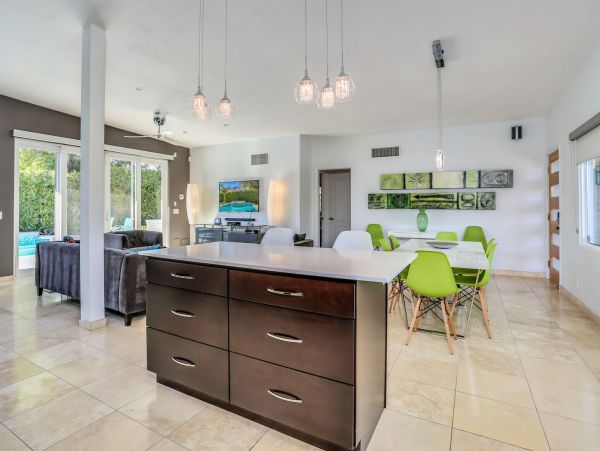 Palm Springs Home 991400