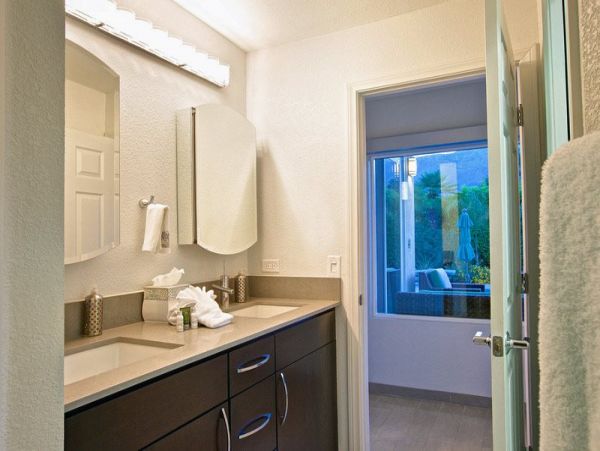 Palm Springs Home 991400