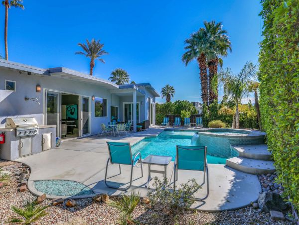 Palm Springs Home 991400