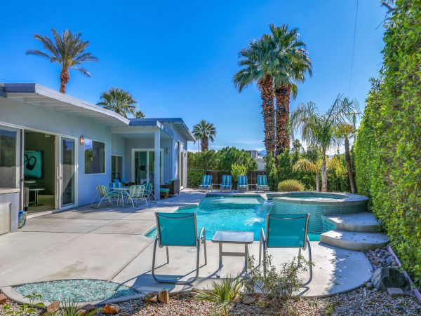 Palm Springs Home 991400