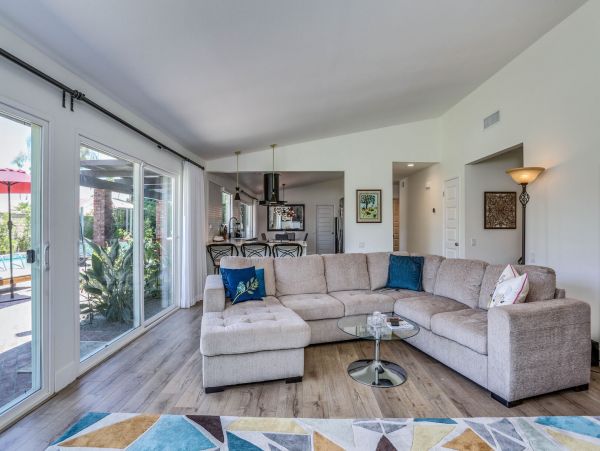 Palm Springs Home 991403