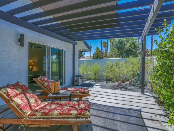 Palm Springs Home 991403