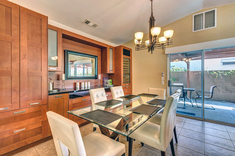 Palm Springs Home 991420