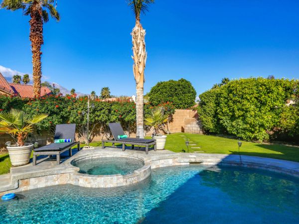 Palm Springs Home 991422
