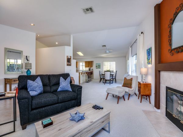 Palm Springs Home 991422