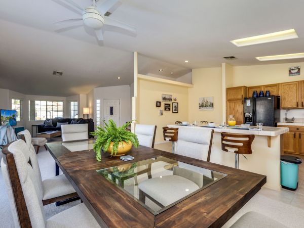Palm Springs Home 991422