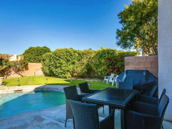 Palm Springs Home 991422