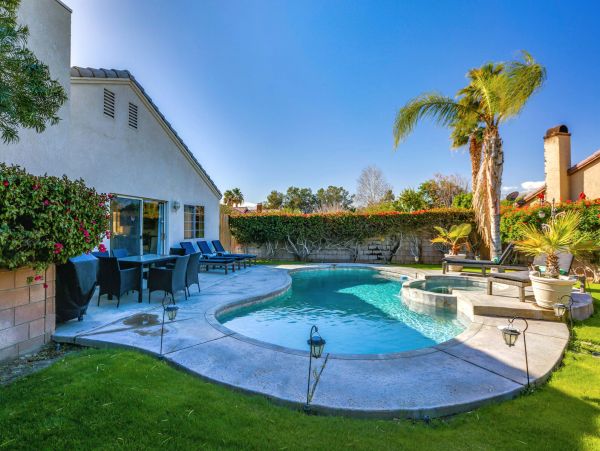 Palm Springs Home 991422