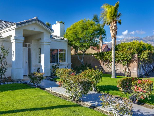 Palm Springs Home 991422