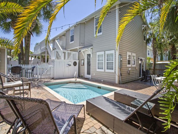 Five Bedroom Vacation Home with Private Pool in Miramar Beach