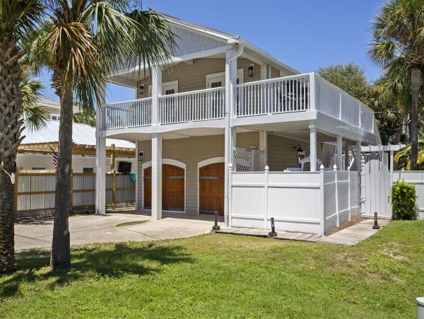 Five Bedroom Vacation Home with Private Pool in Miramar Beach
