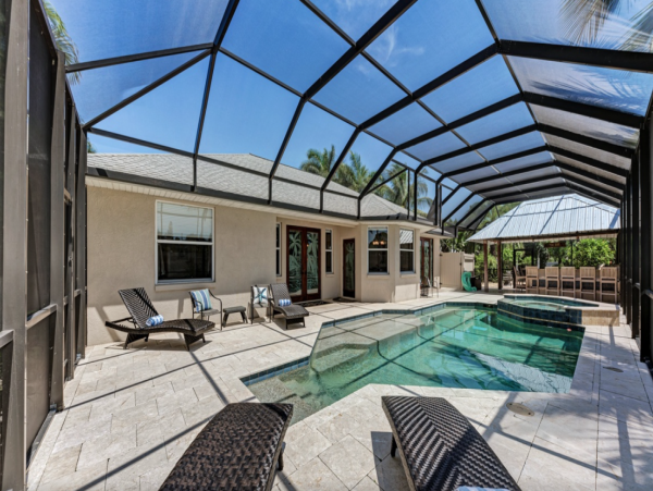 Bradenton Vacation Home Three Bedrooms Private Caged Pool
