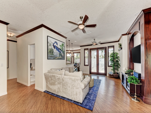 Bradenton Vacation Home Three Bedrooms Private Caged Pool