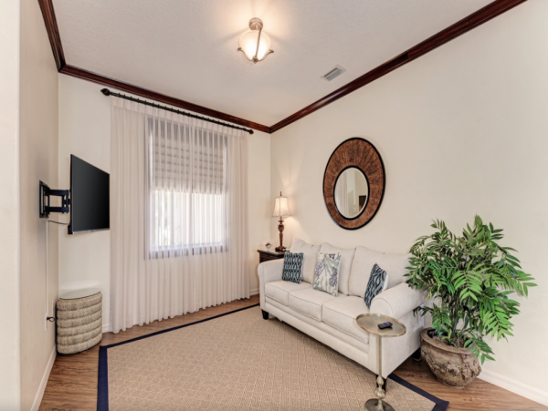Bradenton Vacation Home Three Bedrooms Private Caged Pool