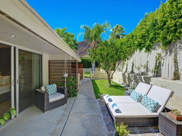 Palm Springs Home 991449