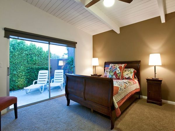 Palm Springs Home 991450