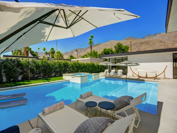 Palm Springs Home 991453