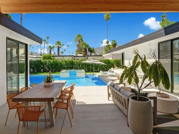 Palm Springs Home 991453