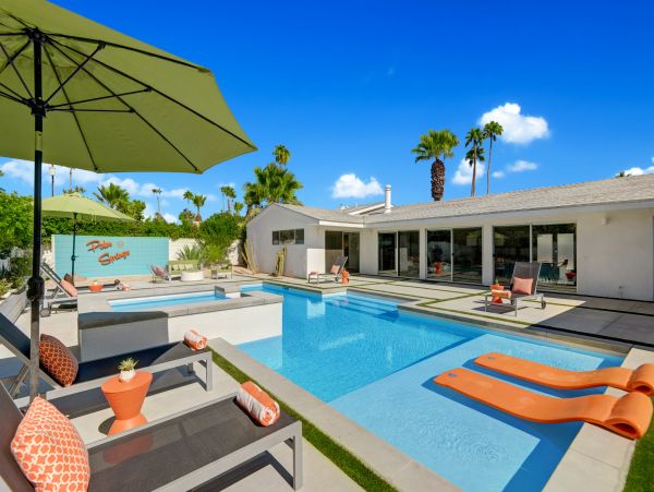 Palm Springs Home 991454