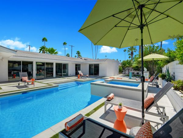 Palm Springs Home 991454