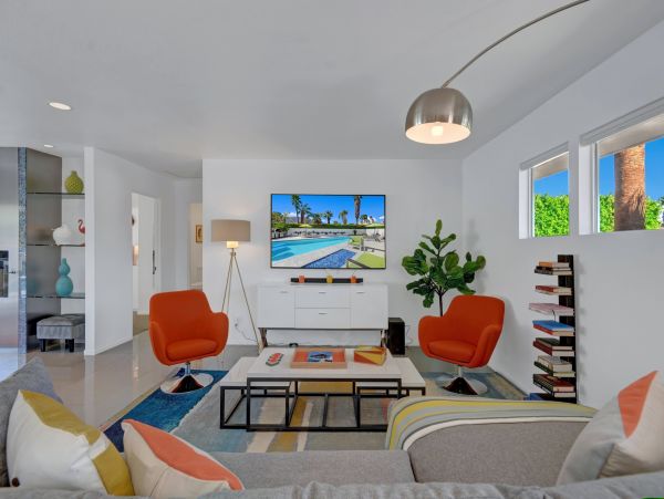 Palm Springs Home 991454