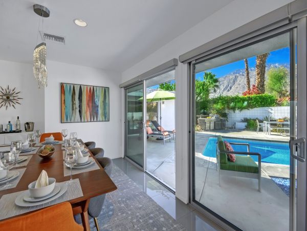 Palm Springs Home 991454