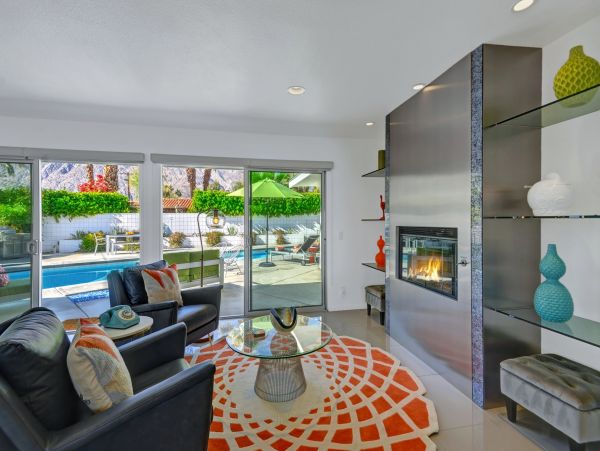 Palm Springs Home 991454