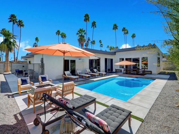 Palm Springs Home 991456