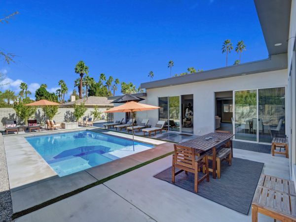 Palm Springs Home 991456