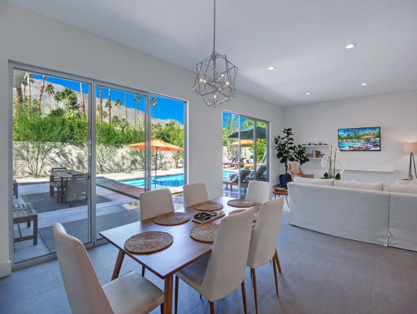 Palm Springs Home 991456