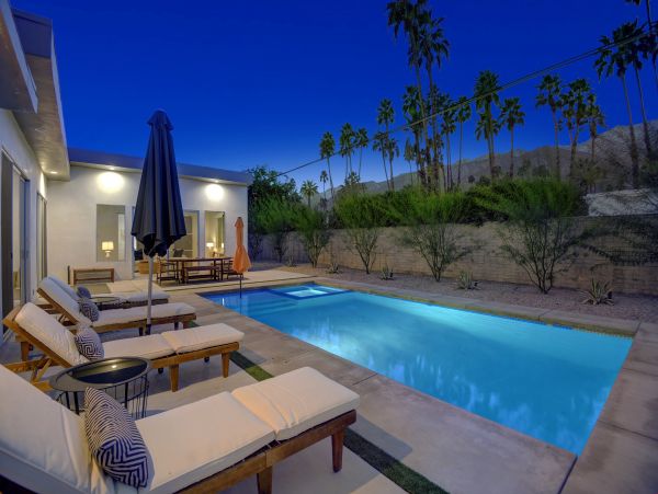 Palm Springs Home 991456