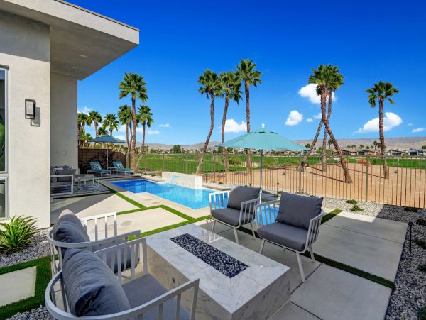 Palm Springs Home 991458