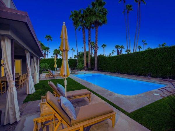 Palm Springs Home 991459