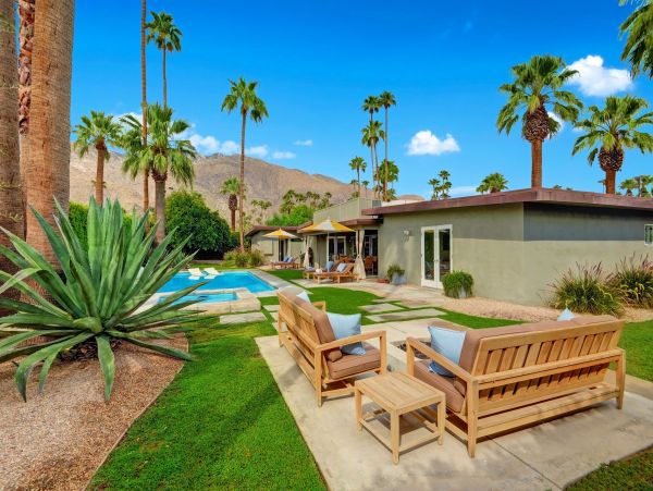 Palm Springs Home 991459