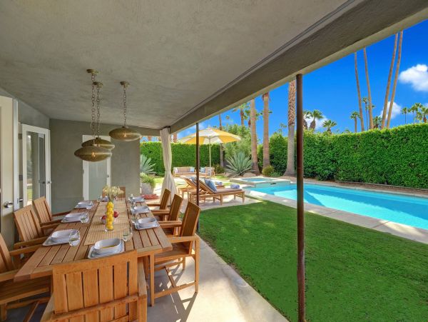 Palm Springs Home 991459