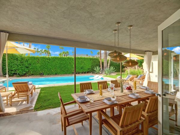 Palm Springs Home 991459