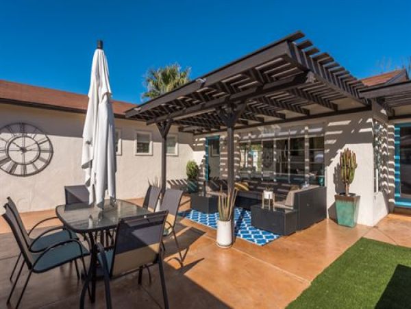 Palm Springs Home 991460