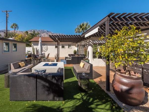 Palm Springs Home 991460