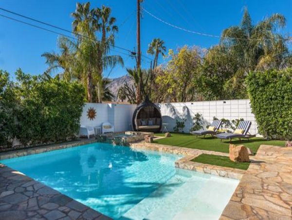 Palm Springs Home 991460